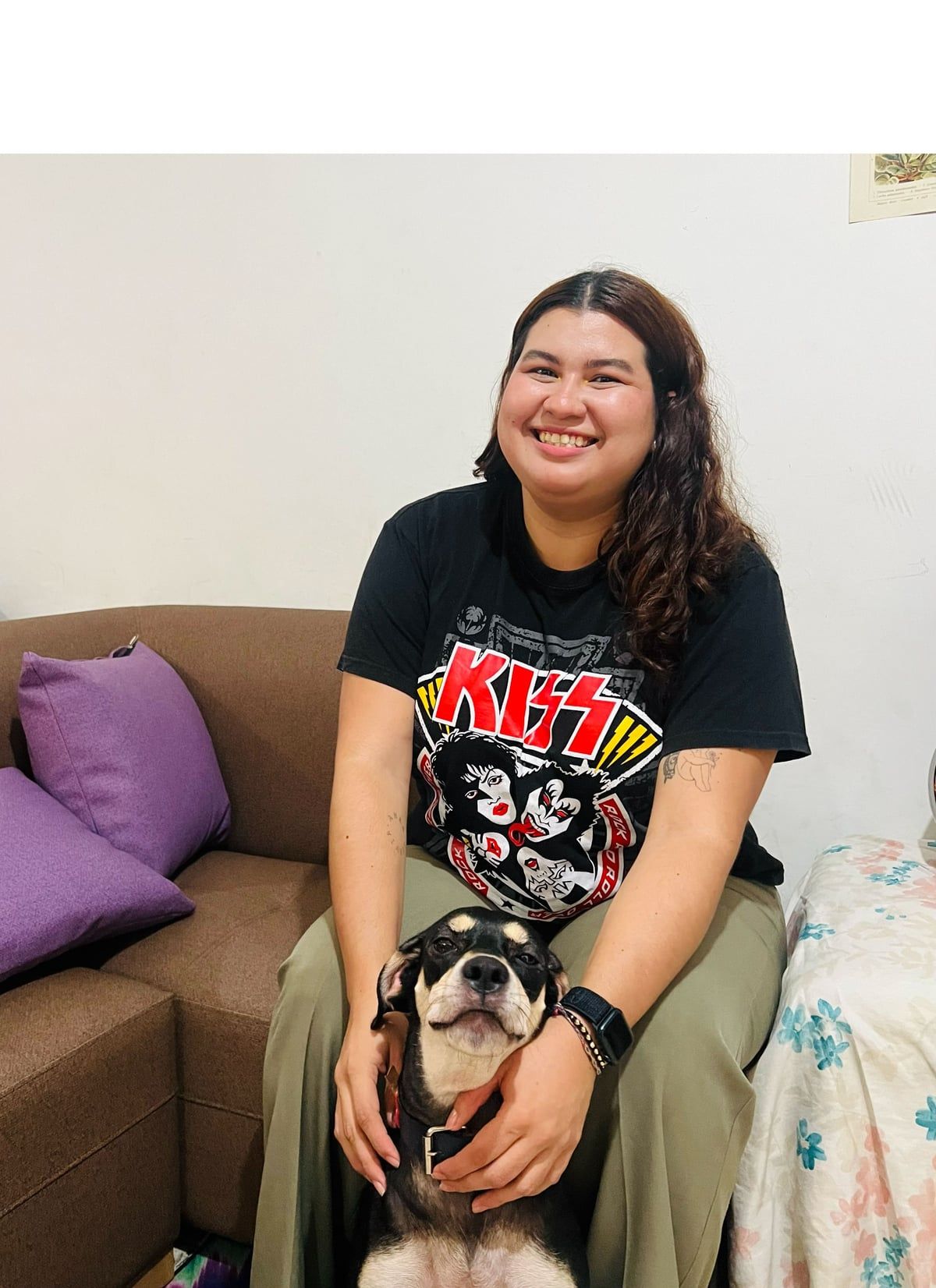 Luisa Ríos with dogs at home